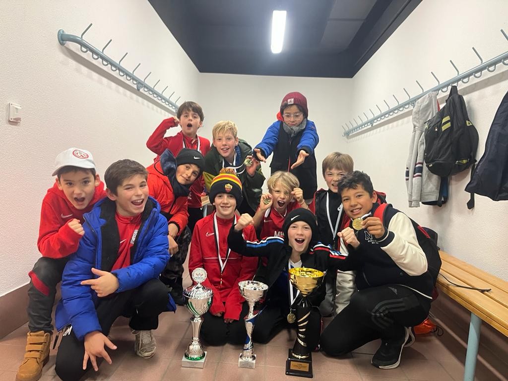 Junioren Ea gewinnen das Hallenturnier des FC Maur